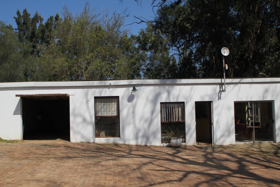 5 Bedroom Property for Sale in Stellenbosch Farms Western Cape